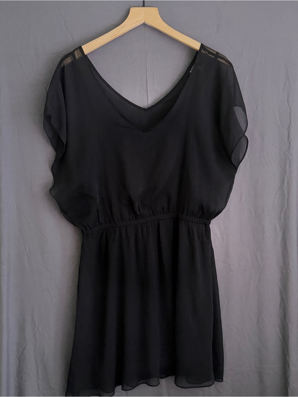 Express Black V-Neck Short Mini Dress - Picture 2 of 5